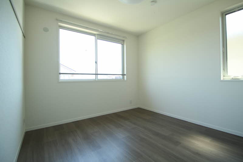 ドゥ　ラ　レーヌ　Ｅ 201号-12