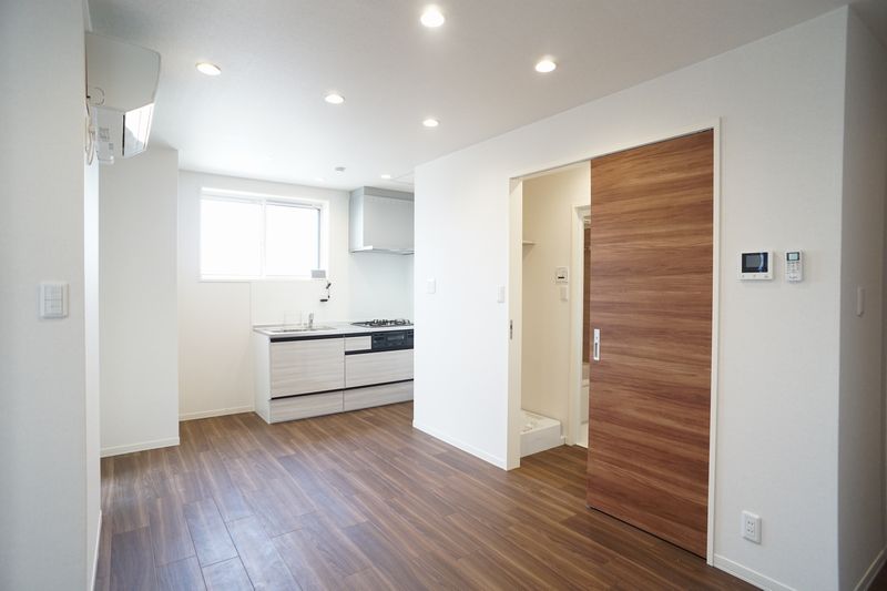 フラワー 201号-2