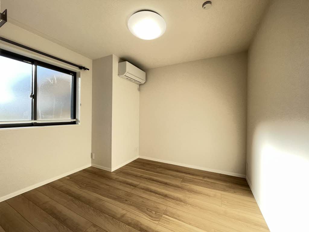 ヴィタ　レンタ 302号-8