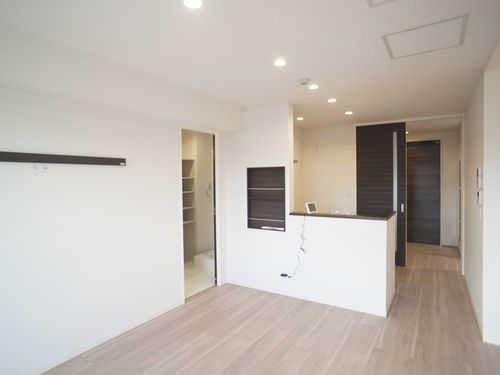 シャーメゾン寺尾台B 302号-3