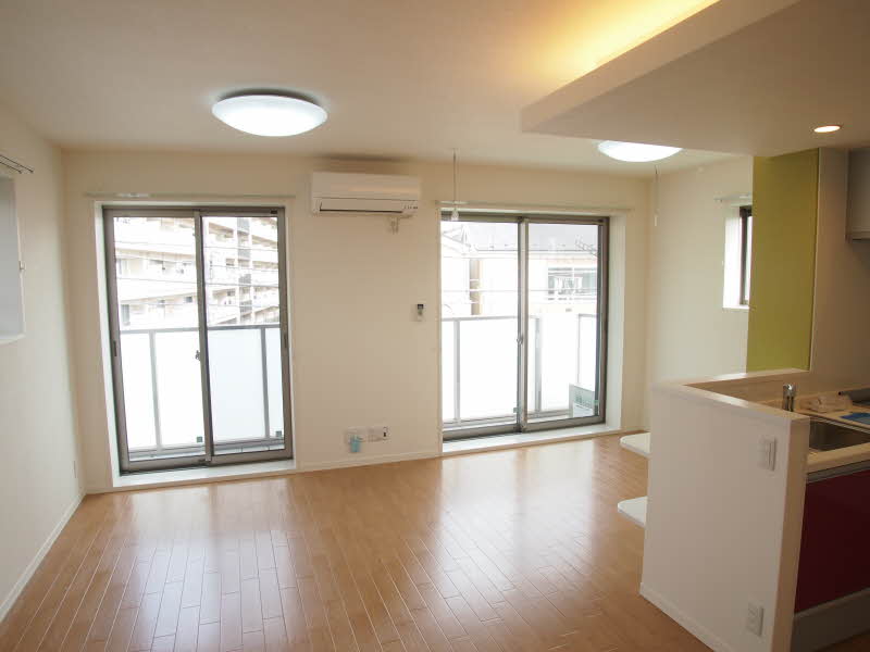 メッゾ　モンテ 302号-3