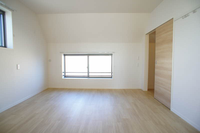 メゾン・ド・アベニール 302号-5