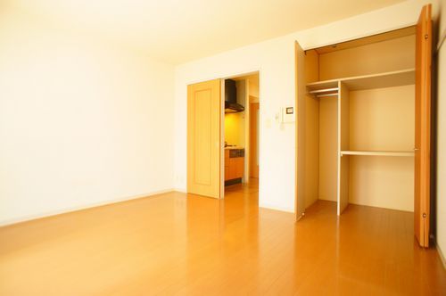 ＧＳ・新川崎 103号-4