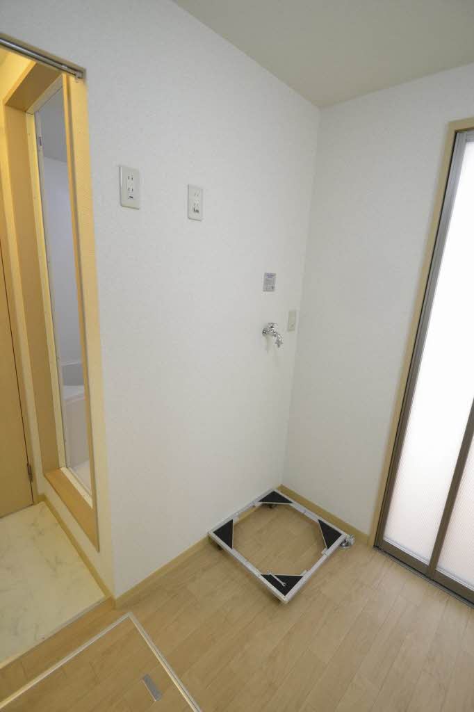 サウザンド・クレインズ 102号-8