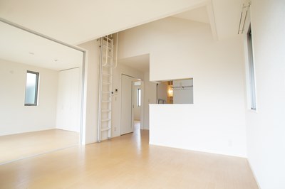 シャロン弐番館 201号-2