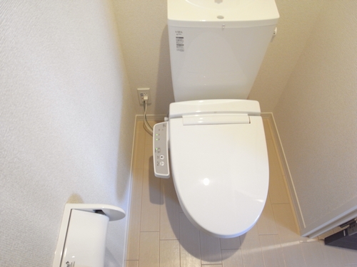 ファミールコート 201号-8