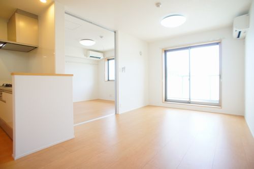 ラヴェール S 305号-2