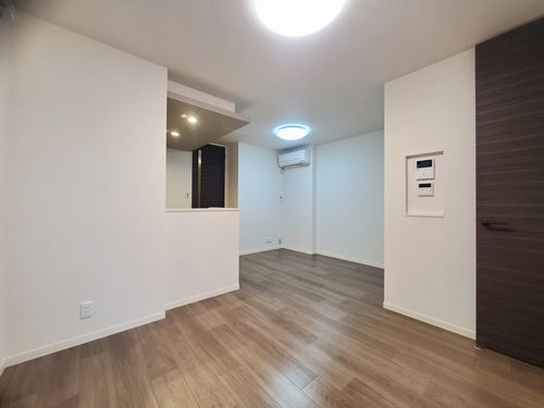 グランド　スクエア　イースト 202号-3