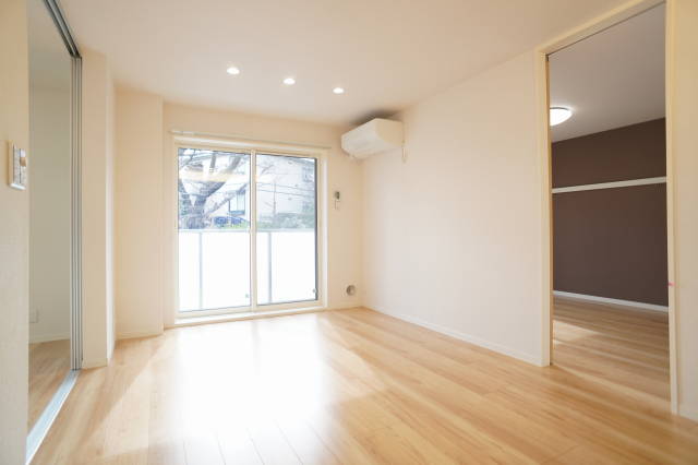 ヒューゲルハイム 202号-4