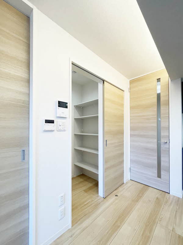 コンドミニオ　エテルナ 102号-8