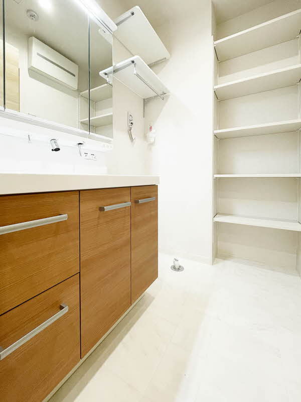 コンドミニオ　エテルナ 102号-9