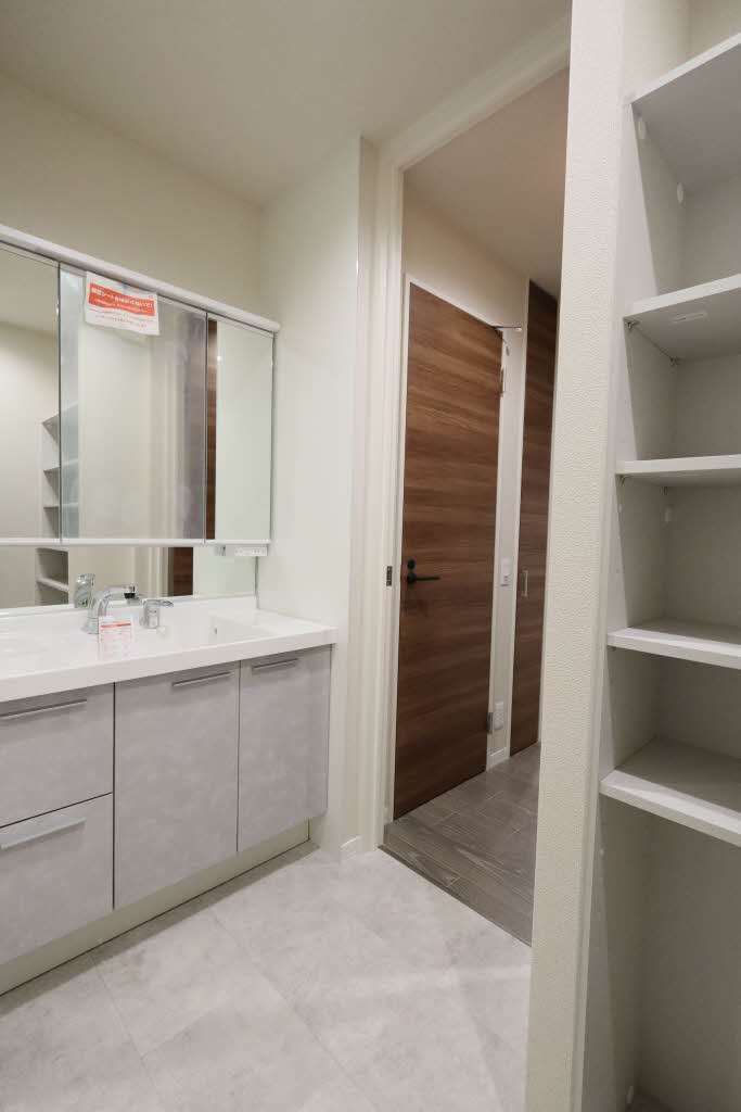 ラ・ベラ・ヴィータ 202号-9