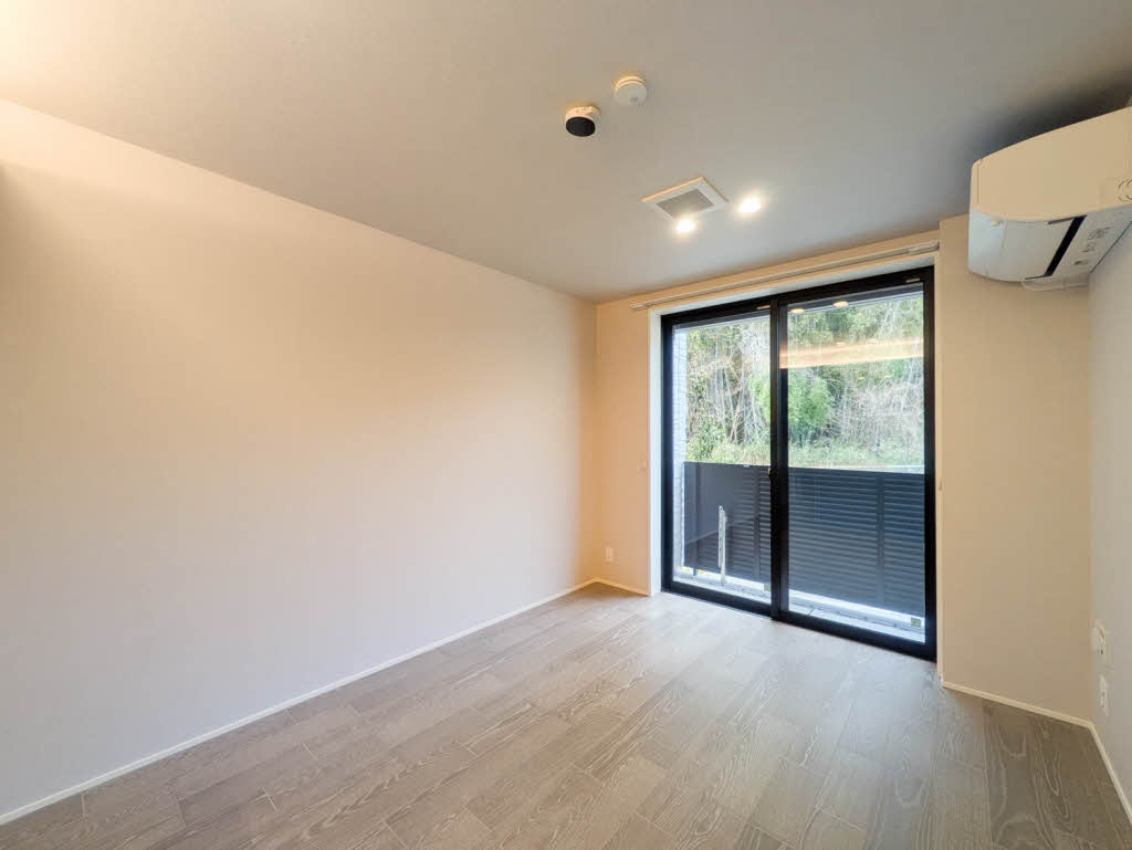 イノヴェーゼ 101号-3