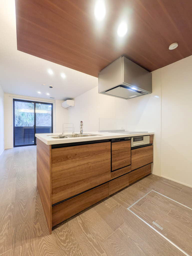 イノヴェーゼ 102号-7