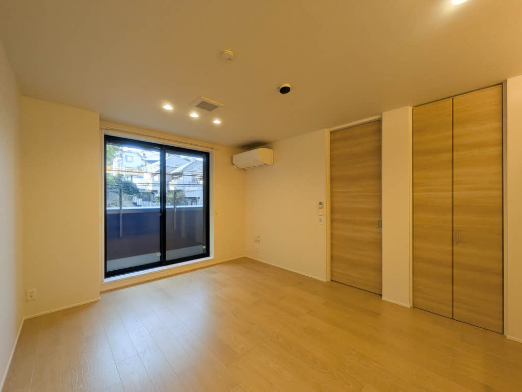 イノヴェーゼ 201号-3