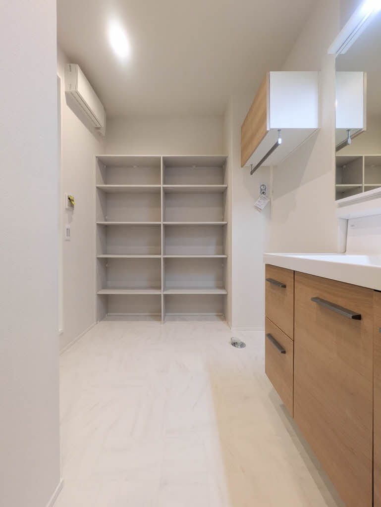 イノヴェーゼ 201号-7