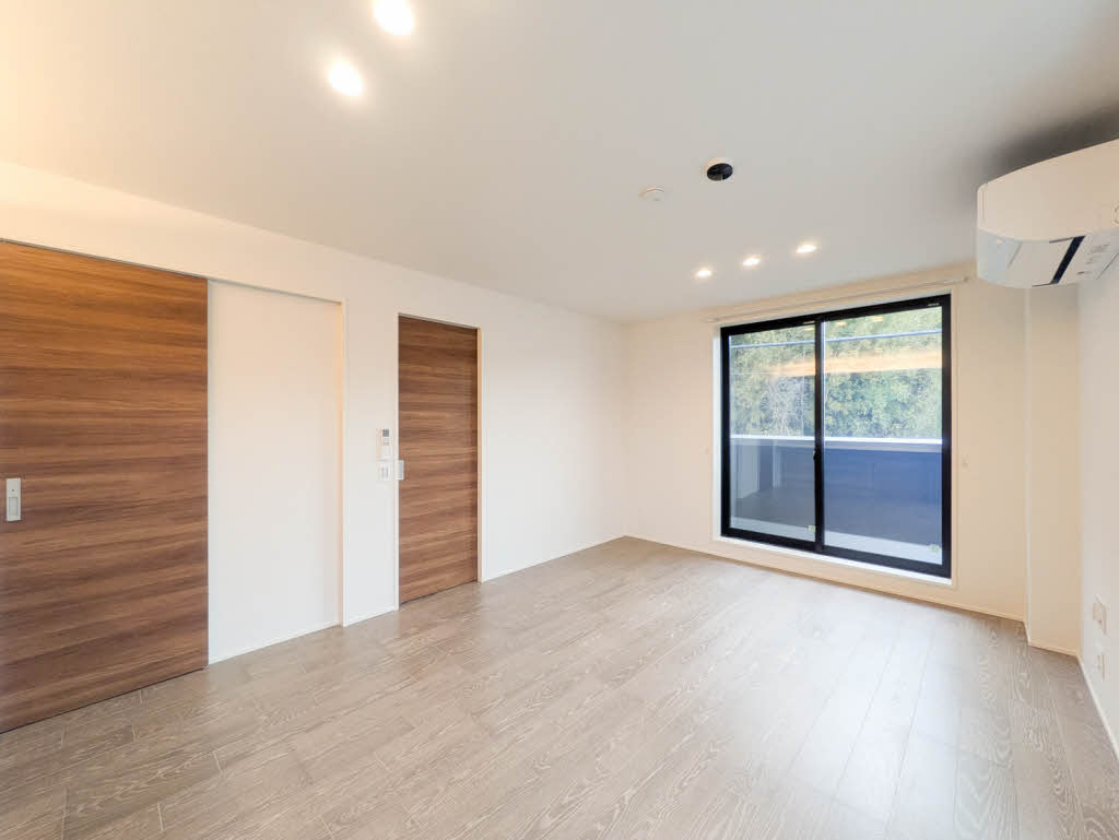 イノヴェーゼ 301号-3