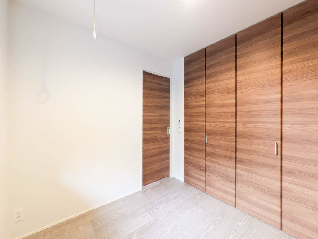 イノヴェーゼ 301号-5