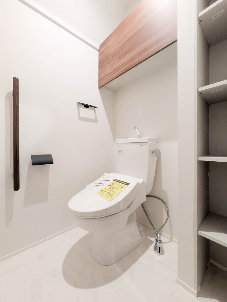 イノヴェーゼ 301号-8