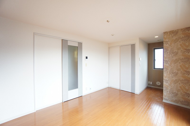 フレア上平塚Ⅲ 201号-3