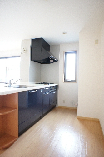 ヒルサイド善行Ⅴ 202号-2