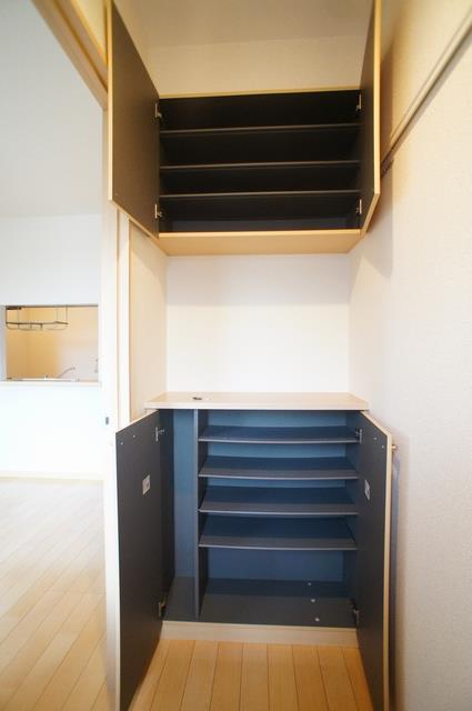 エミグランドD棟 101号-10