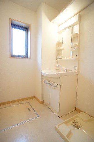 ルミエール・コミヤマ 305号-9