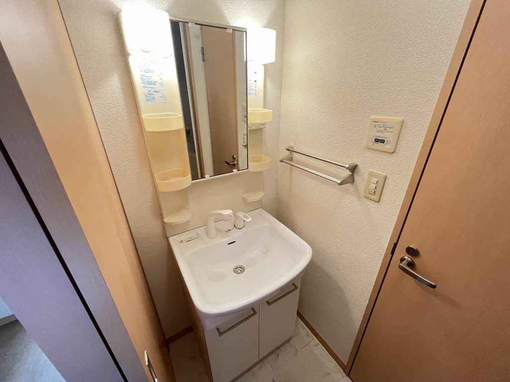 代官スプリングスA 102号-8