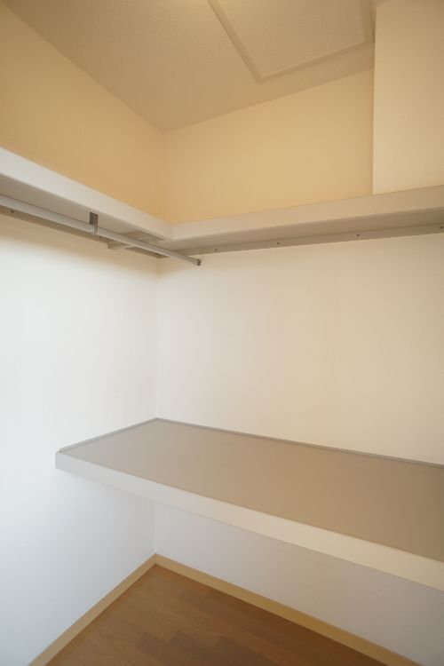 代官スプリングスＡ 202号-4