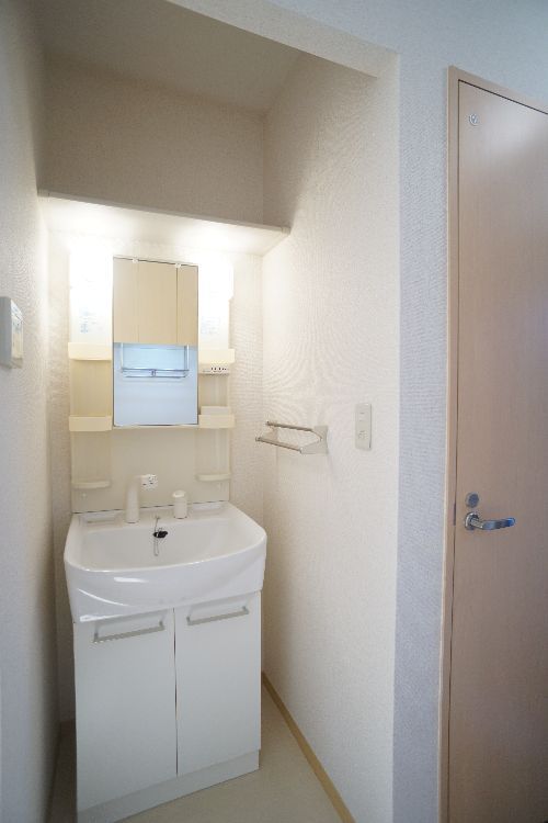 代官スプリングスＡ 202号-8