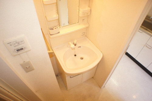 セントラルパインⅢ　Ｂ 203号-6