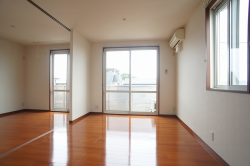 サンシャインヒルズ湘南 201号-3