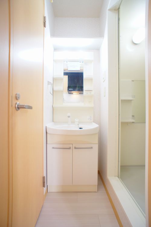 ウィンズ平間 201号-8