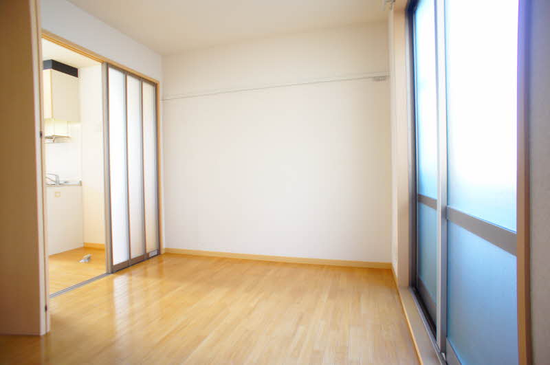 ウィンズ平間 202号-4