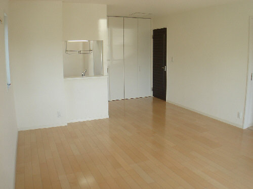 ロイヤルパレス八番館 206号-2