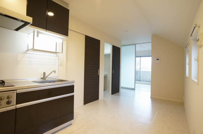 リリー・レジデンス港南 303号-2