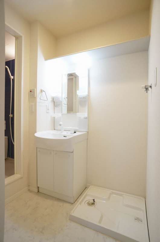 リリー・レジデンス港南 303号-8