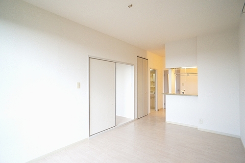 メゾンルミエールⅢ 101号-2