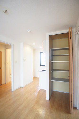 ロイヤルパレスⅠ号館 202号-3