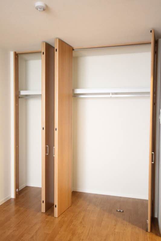 プレジール港南台 203号-8