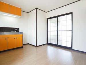 クラウン　エステート 201号-6