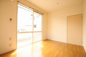 シャルマン ハイツ E 101号-2