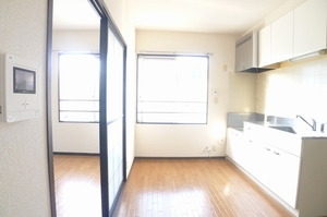 メゾン 長島 E 202号-5