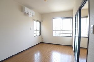 メゾン 長島 E 202号-7