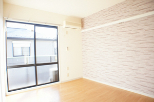 ヴィレッジ グローリー B 202号-2