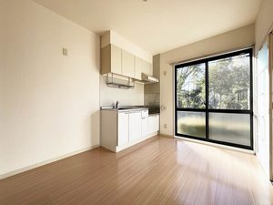 メープル タウン D 102号-2