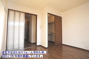 ロイヤル　シティ 201号-8