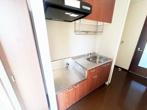 シティ東 八番館 101号-4
