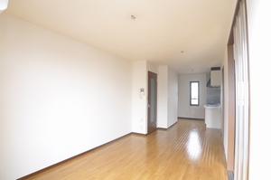 ホワイト・リザイアＡ 202号-3