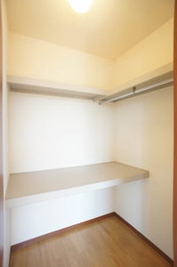 フラット赤井 203号-4